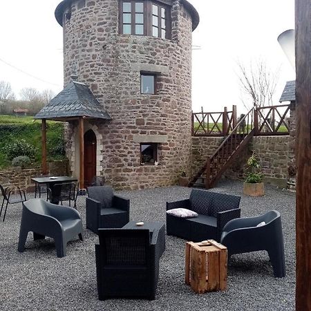 La Tour De Ver Gite Atypique Possibilite Table D'Hotes Sur Reservation Kültér fotó