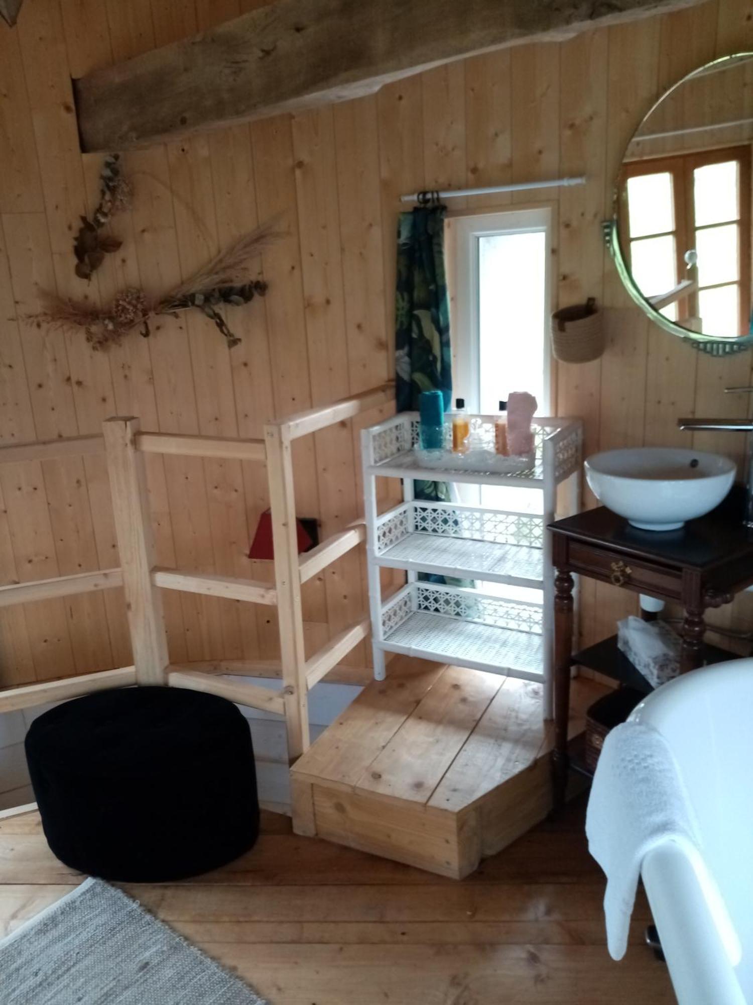 La Tour De Ver Gite Atypique Possibilite Table D'Hotes Sur Reservation Kültér fotó