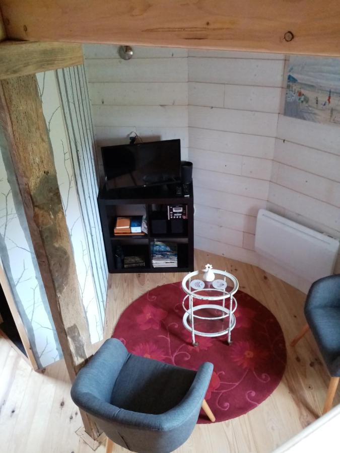 La Tour De Ver Gite Atypique Possibilite Table D'Hotes Sur Reservation Kültér fotó