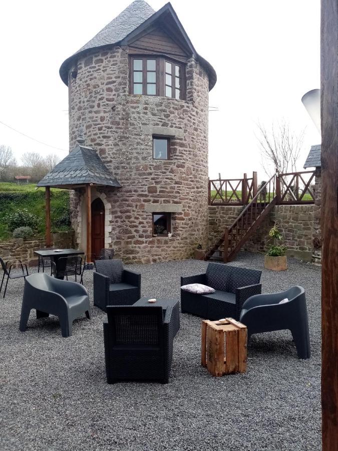 La Tour De Ver Gite Atypique Possibilite Table D'Hotes Sur Reservation Kültér fotó